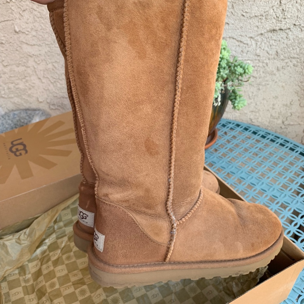 UGG Tall Chestnut
